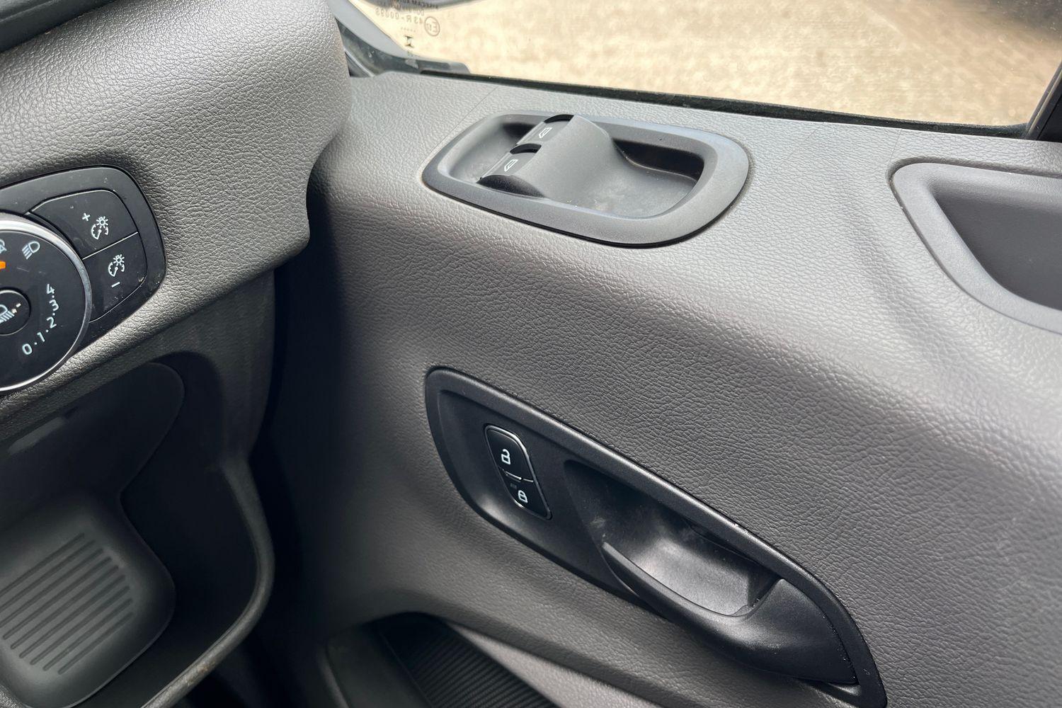 Ford TRANSIT Photo 20