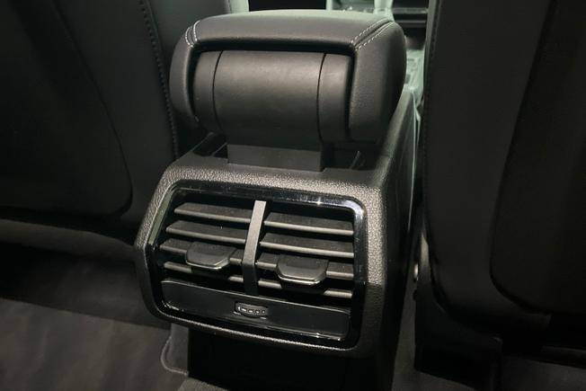 AUDI Q3 Photo 29