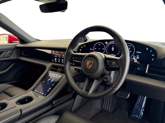 PORSCHE Taycan Photo 10