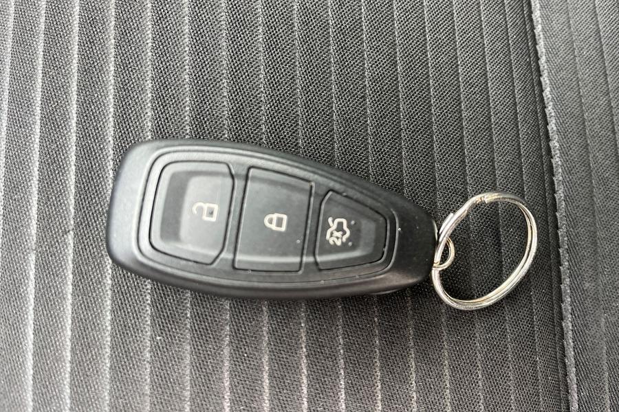 Ford FOCUS Photo autoimg-5099c5aff9442c95b3d5fa5292f6c4eb305be7d2.jpg