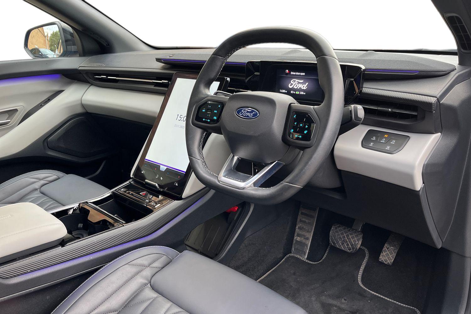 Ford Explorer Photo 8