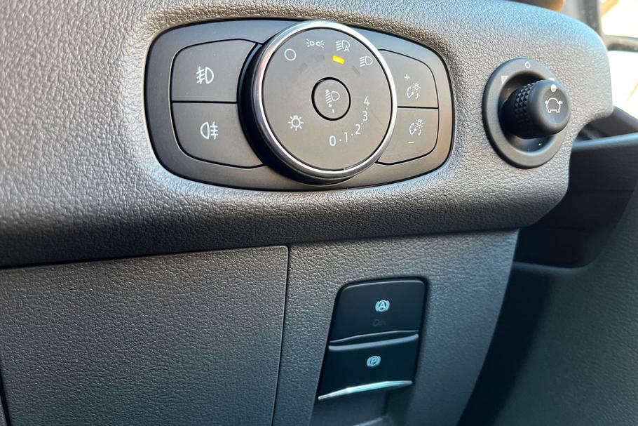 Used FORD E-TRANSIT MJ75CVC 29