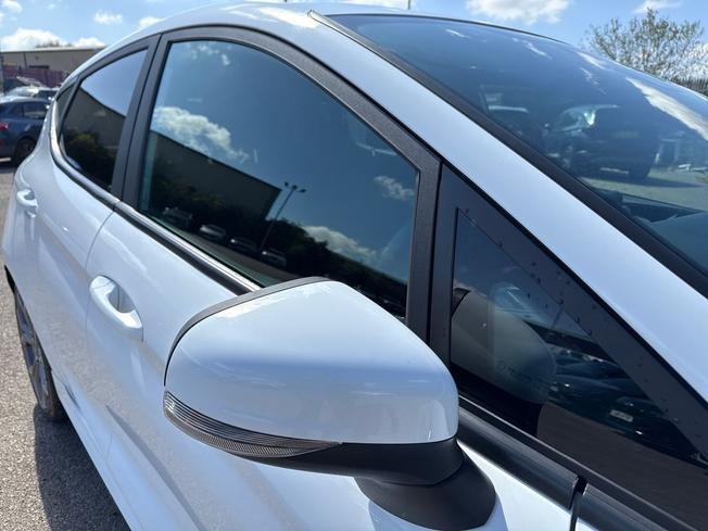 FORD Fiesta Photo 20