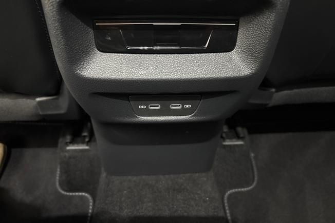 VOLKSWAGEN Tiguan Photo 24