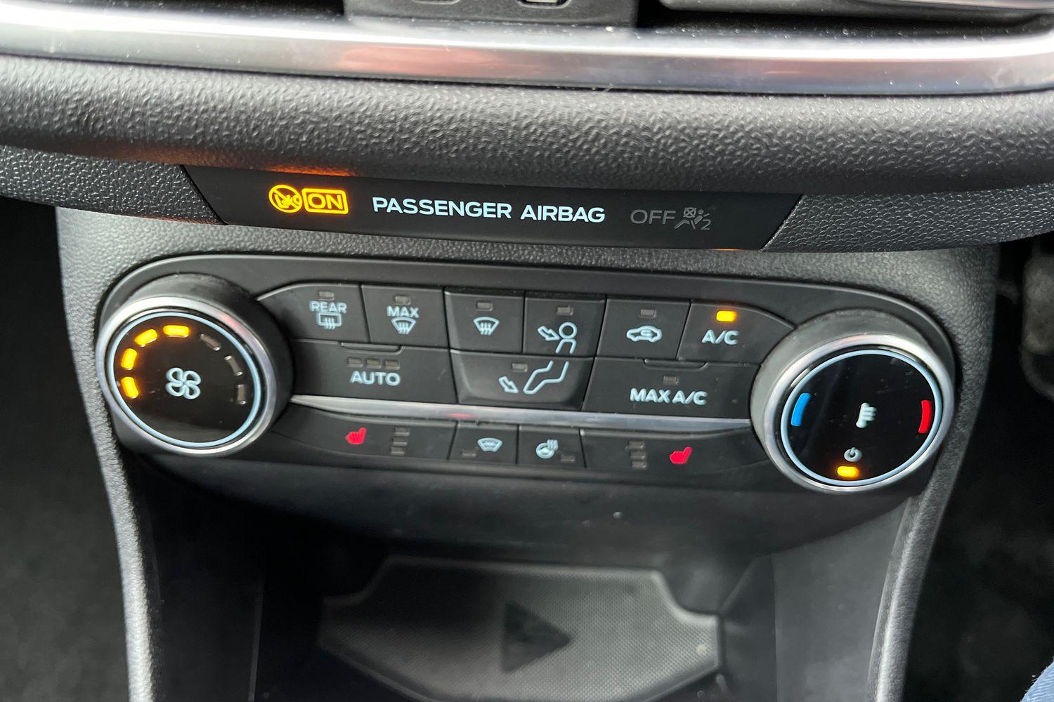 Ford FIESTA Photo 27