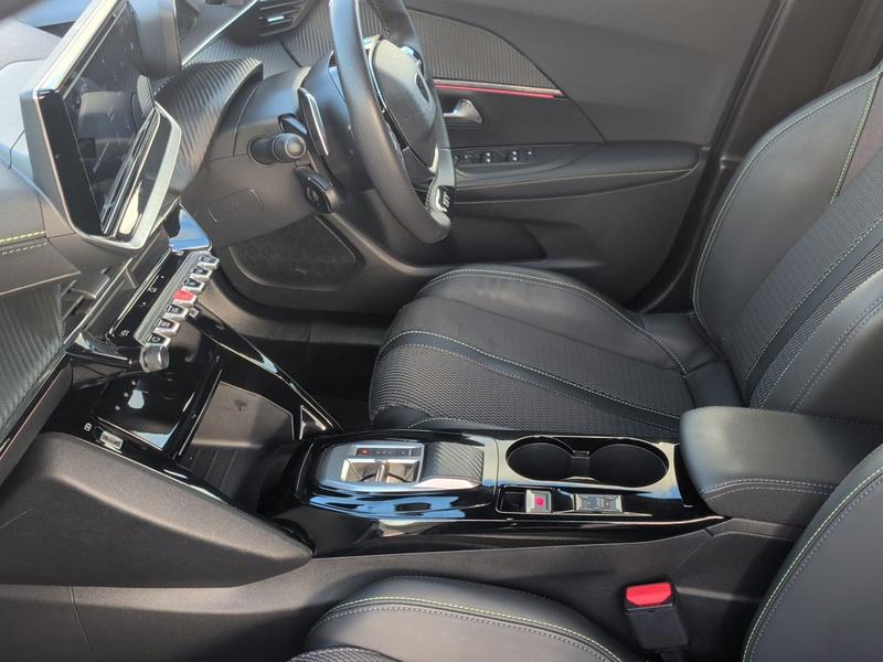 Used Peugeot 2008 KJ25AWO 39
