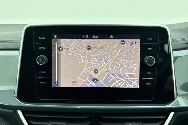 VOLKSWAGEN T-Roc Photo 14