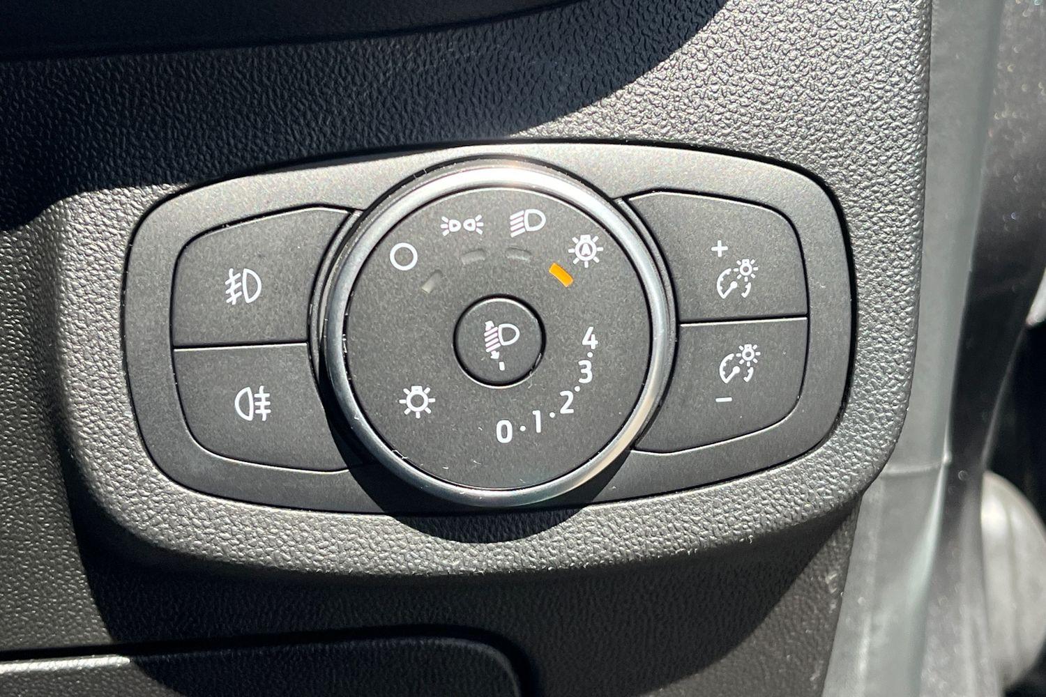 Ford Fiesta Photo 33