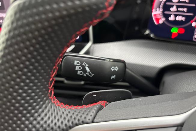 VOLKSWAGEN Golf Photo 33