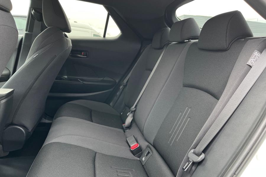 Toyota C-HR Photo autoimg-50b21adc7651d2b2bfac02e6f2db6c227f3e3099.jpg