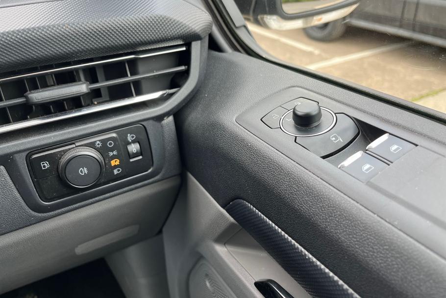 Used Ford TRANSIT CUSTOM WP75CLZ 29