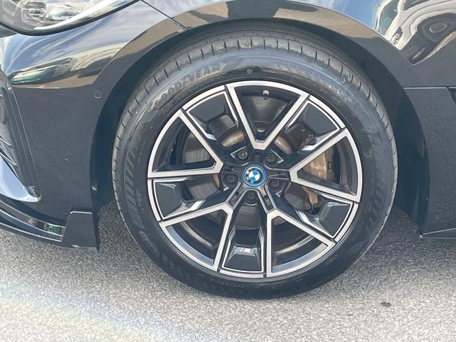 BMW I4 Photo 5