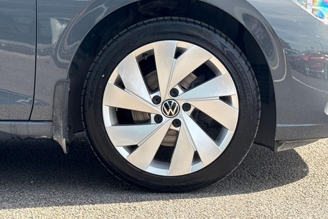 VOLKSWAGEN Golf Photo 5