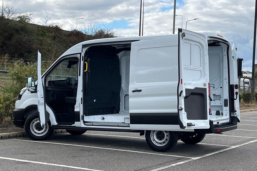 Ford TRANSIT Photo autoimg-50b5b177cd575dd0c2e5c641a65fc11f021845c2.jpg