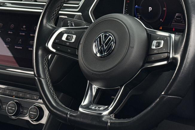 VOLKSWAGEN Tiguan Photo 38