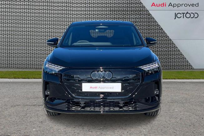 Audi Q4 e-tron Photo 8