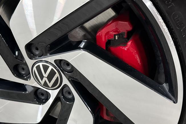 VOLKSWAGEN Golf Photo 34