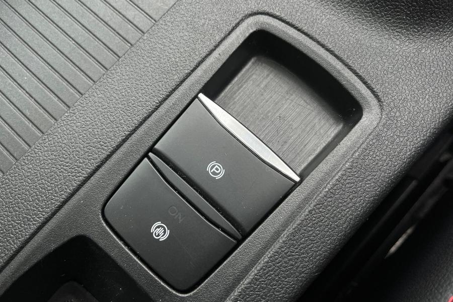 Ford Kuga Photo autoimg-50bc2fd77c2595fdd618450461d46897c40be925.jpg