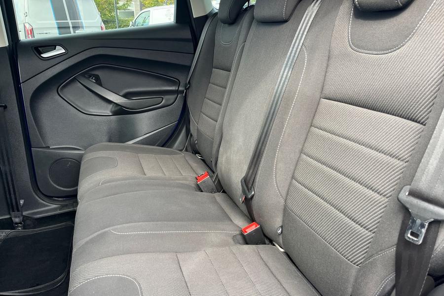 Ford KUGA Photo autoimg-50c44ce06c227292c62205fdf06e2c3e47c614b0.jpg