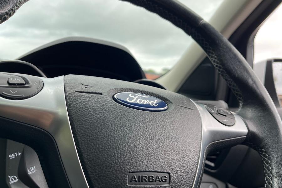 Ford Kuga Photo autoimg-50c4d9da952cb659d12bc9fc3963927b0a5a9566.jpg