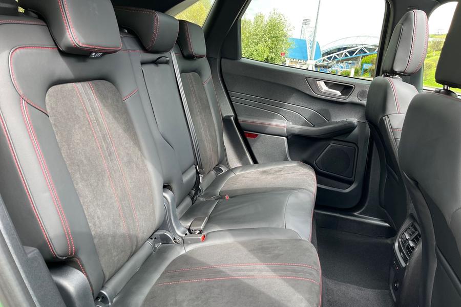 FORD KUGA Photo autoimg-50c76e386961be5b7f9901085c3cff10726307d1.jpg