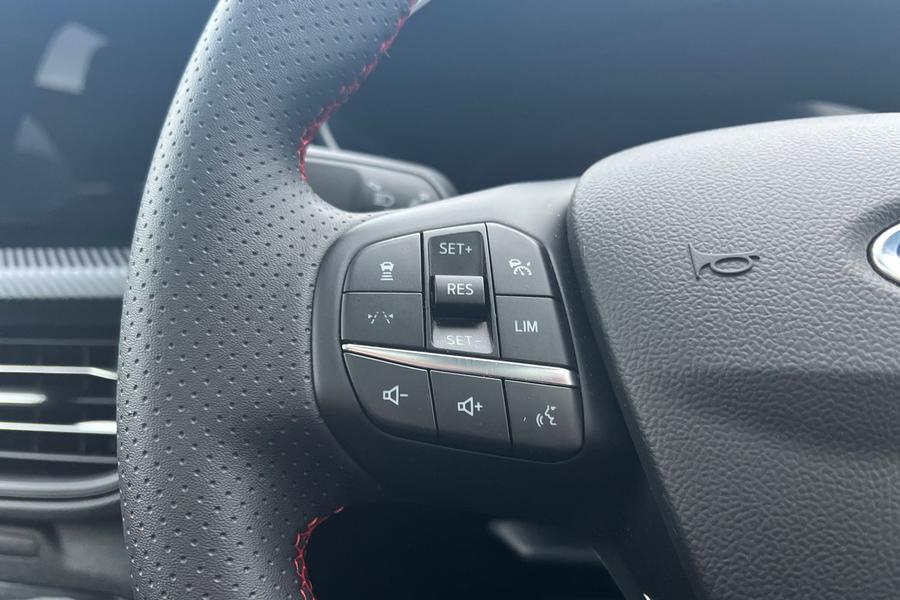 Ford KUGA Photo autoimg-50cd6b660e0178d750c91a4b7a6d19aa682bc92f.jpg