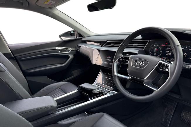 Audi Q8 Photo 6