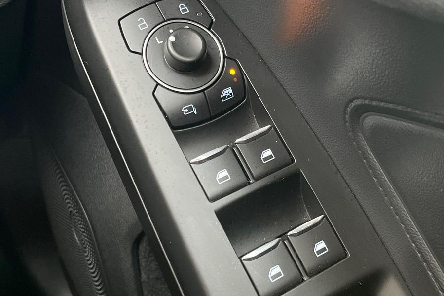 Ford FOCUS Photo autoimg-50e02abcdd1de900971769fe700dc2316f81aaa8.jpg