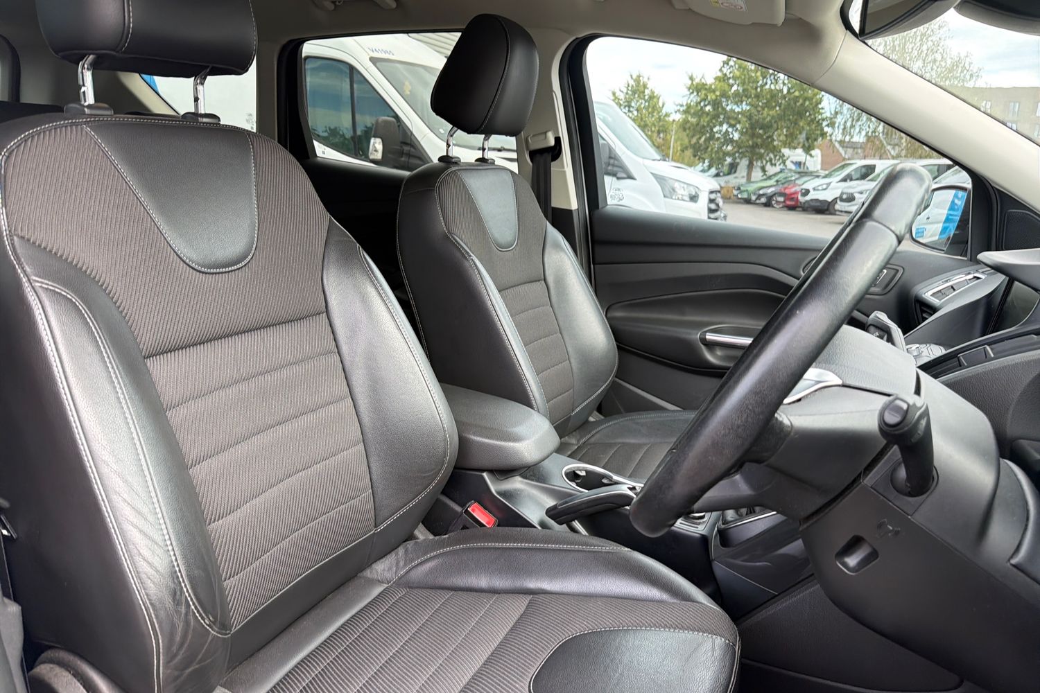 Ford KUGA Photo 16