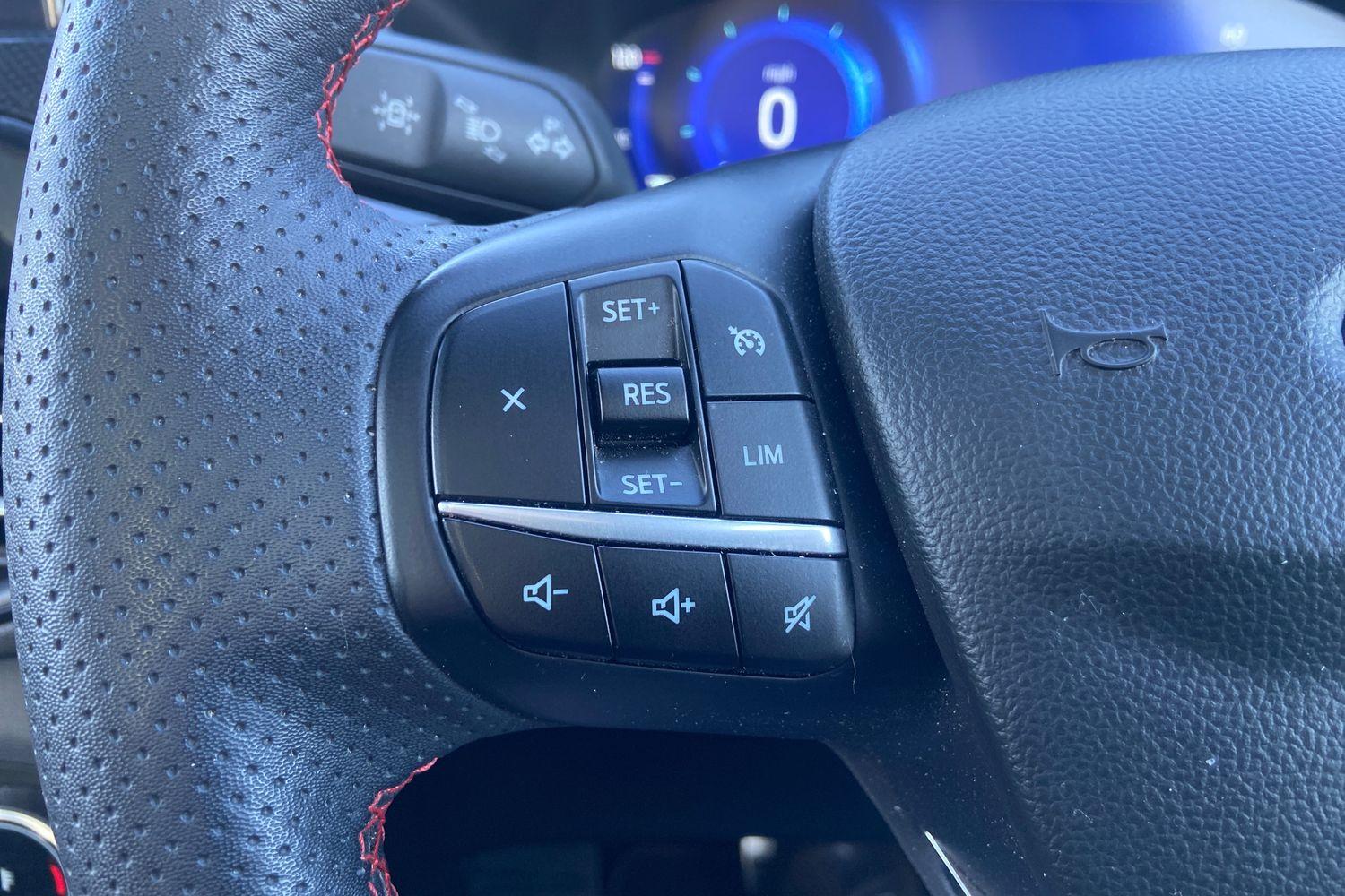 Ford KUGA Photo 36