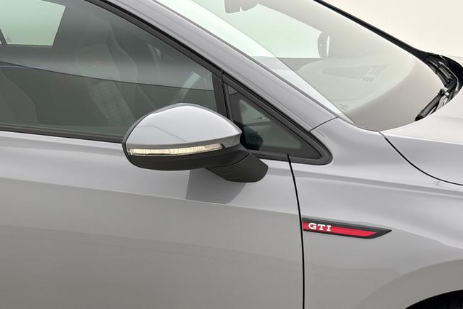 VOLKSWAGEN Golf Photo 20