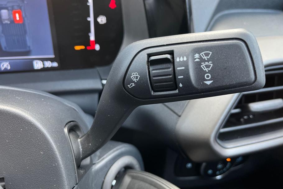 Used Ford TRANSIT COURIER 19