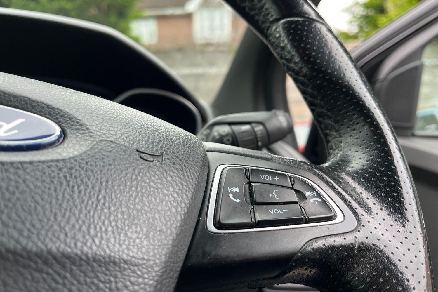 Ford FOCUS Photo 25