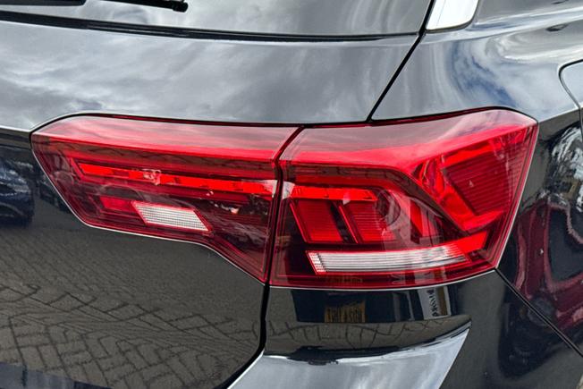 VOLKSWAGEN T-Roc Photo 18