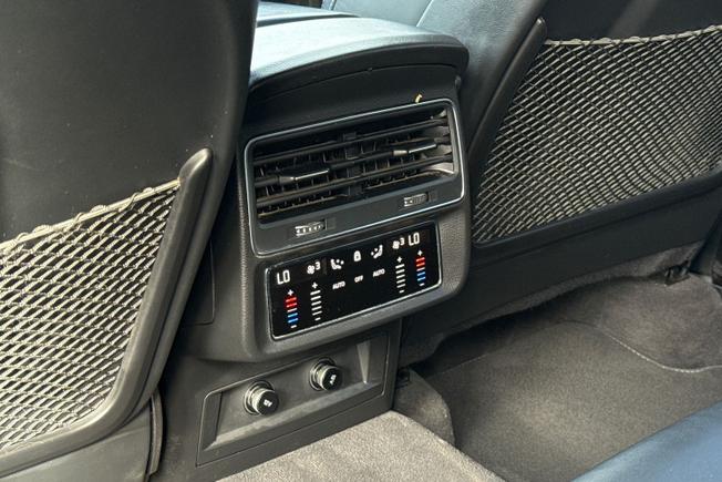 AUDI Q7 Photo 24