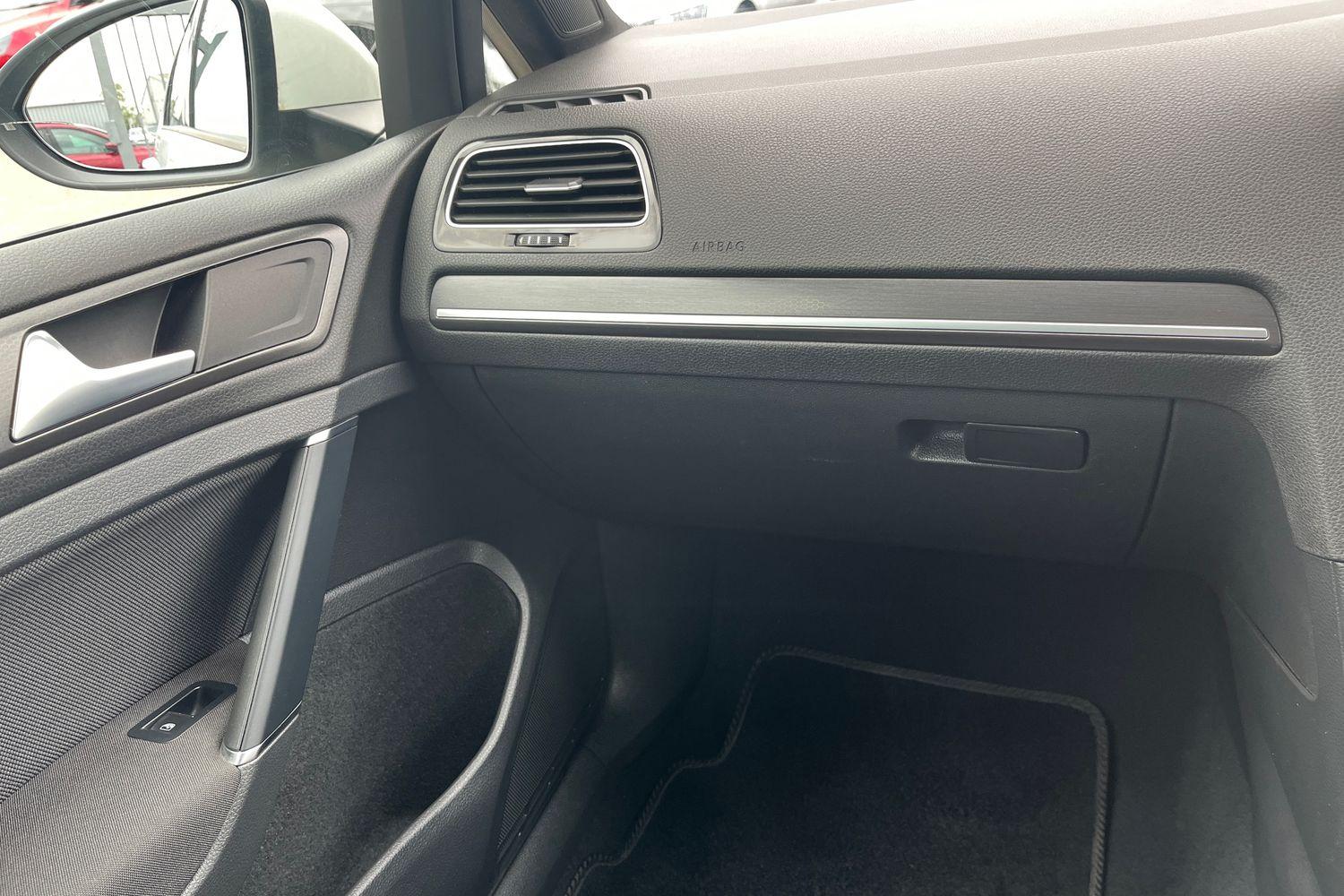 Volkswagen GOLF Photo 37