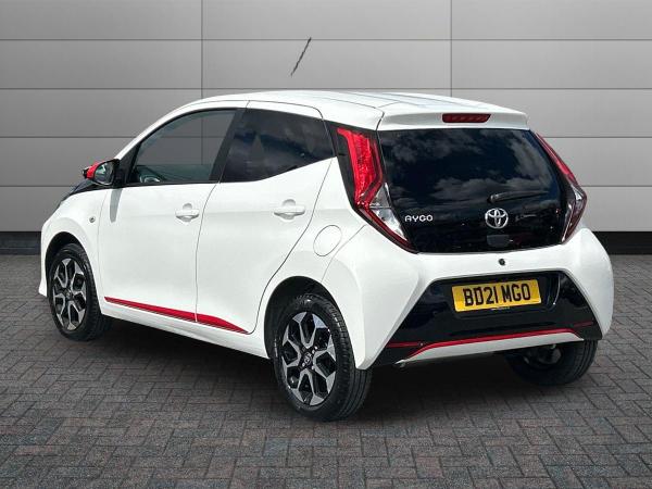 Toyota AYGO Photo autoimg-50fd37b0a3da27f9bd12cbd1f74a1bc4e7ac87e9.jpg