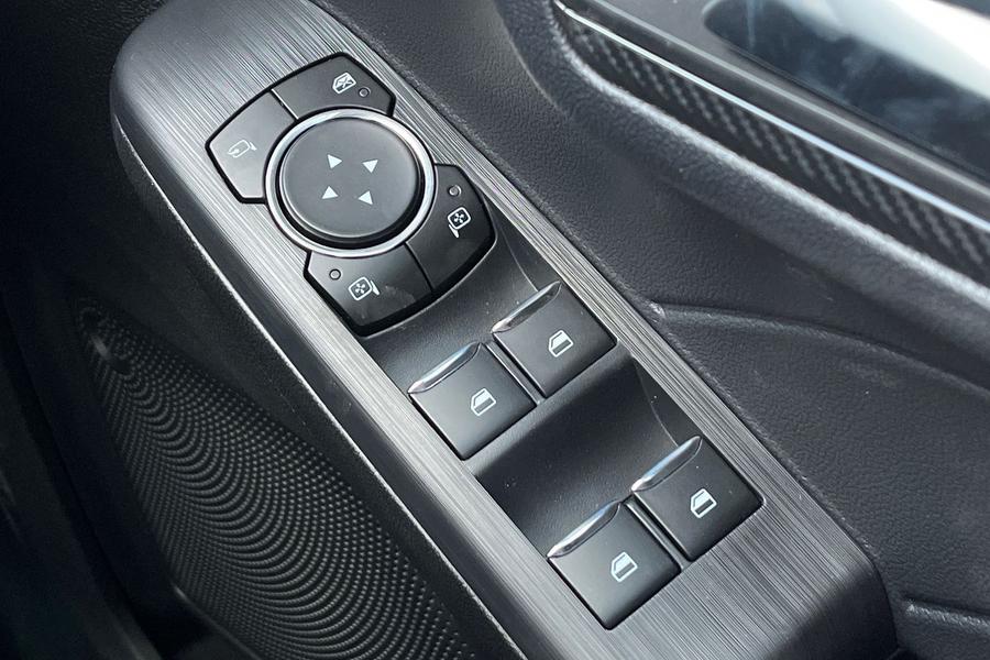 Ford Kuga Photo autoimg-510353df3ffa1e1327cd4e14c287303cc0e33874.jpg