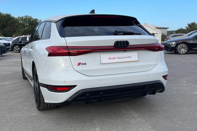 AUDI S6 E-Tron Avant Photo 28
