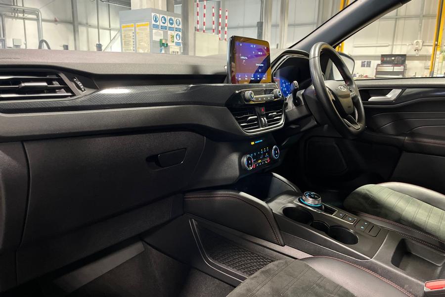 Ford KUGA Photo autoimg-5105735118192892b0ed49aefbc5472915a38b00.jpg
