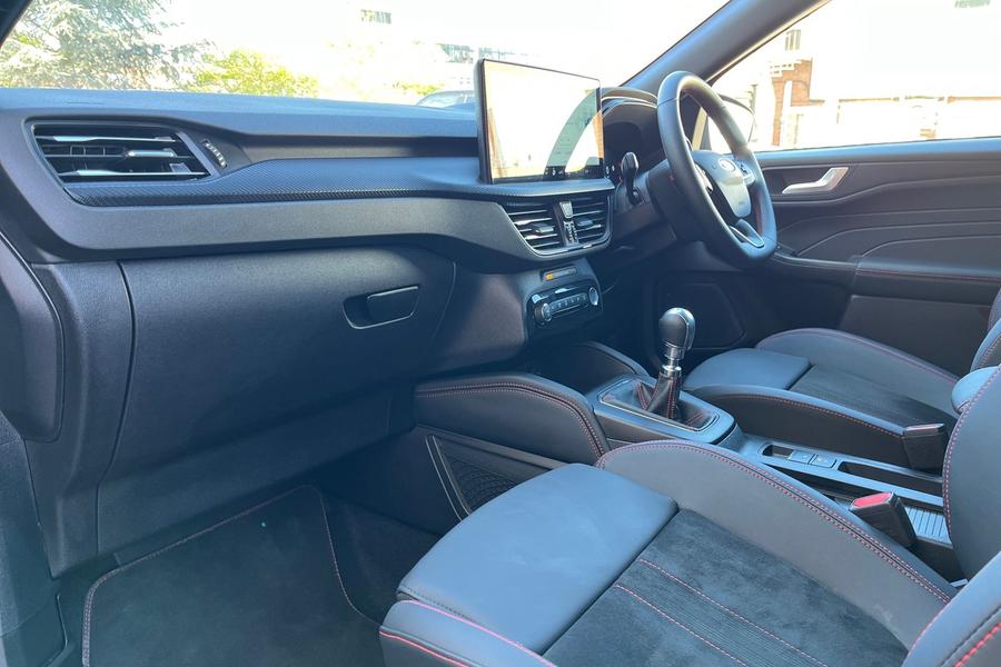 Ford Kuga Photo autoimg-5110699fbd5dffe10b5fc9a92f9fb2b0f9972c78.jpg