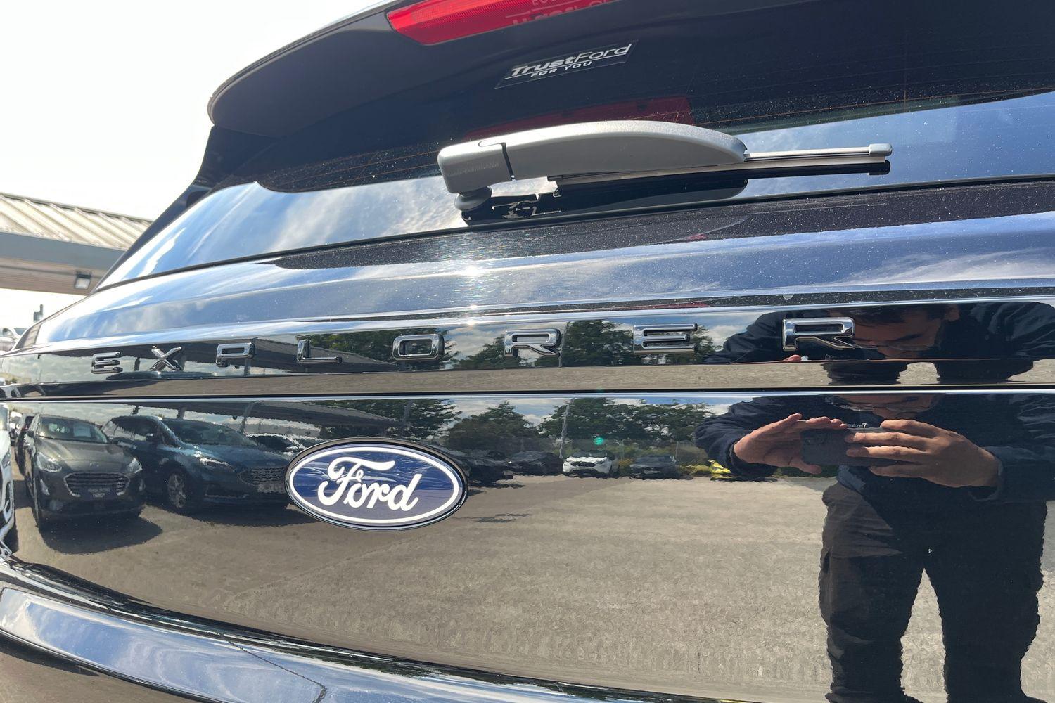 Ford Explorer Photo 38