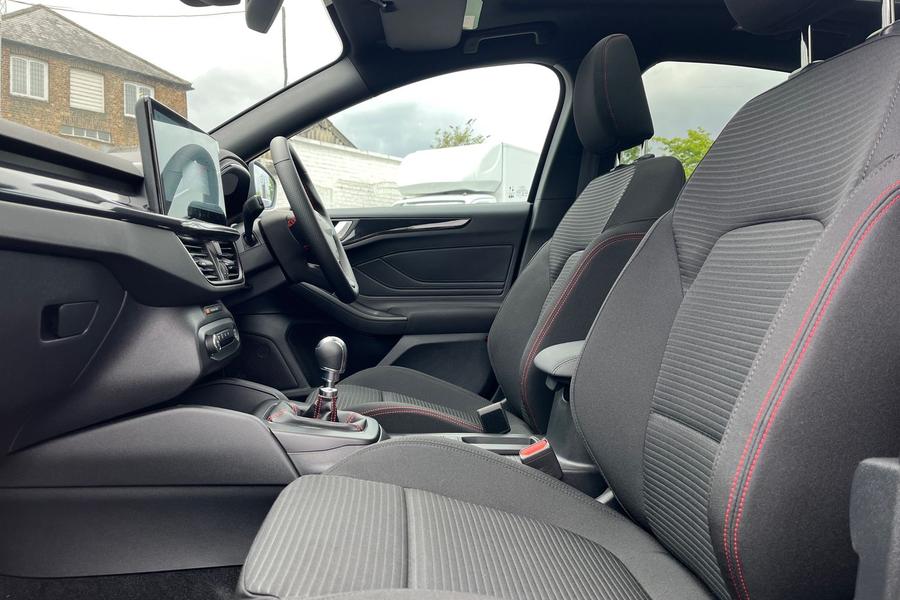 Ford FOCUS Photo autoimg-511848a764b6c8c5c0bcf3cb0f83ab5c42134d1a.jpg