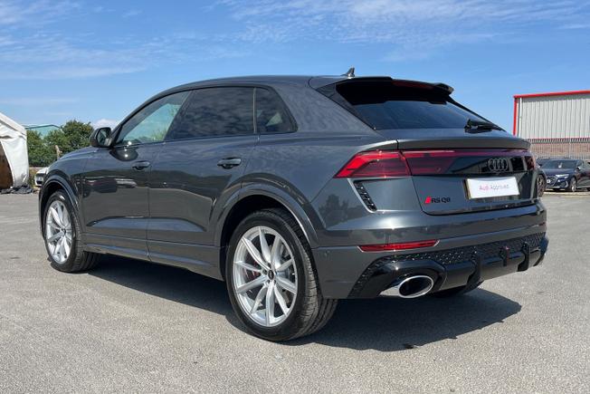 AUDI Rsq8 Photo 26