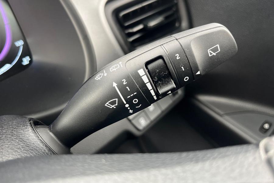 Kia STONIC Photo autoimg-511de7f194738f4e9f6b6a62ca4007c1da5d8581.jpg