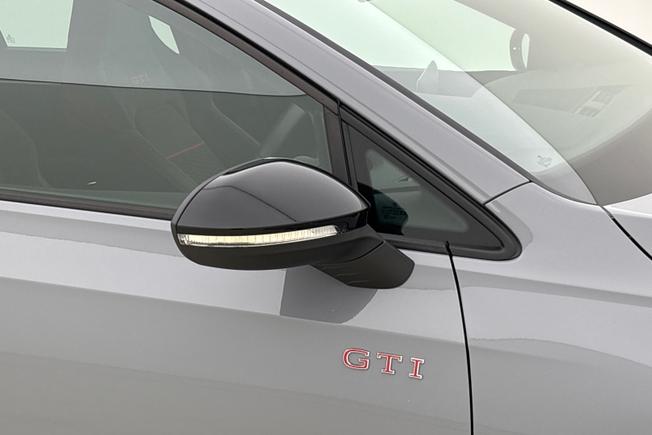 VOLKSWAGEN Golf Photo 20