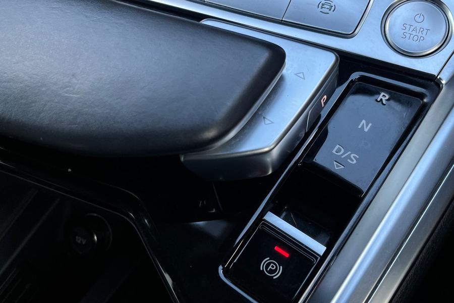 Audi e-tron Photo autoimg-5125ae3a2f9def1f238f44ad82f74abb8925c377.jpg