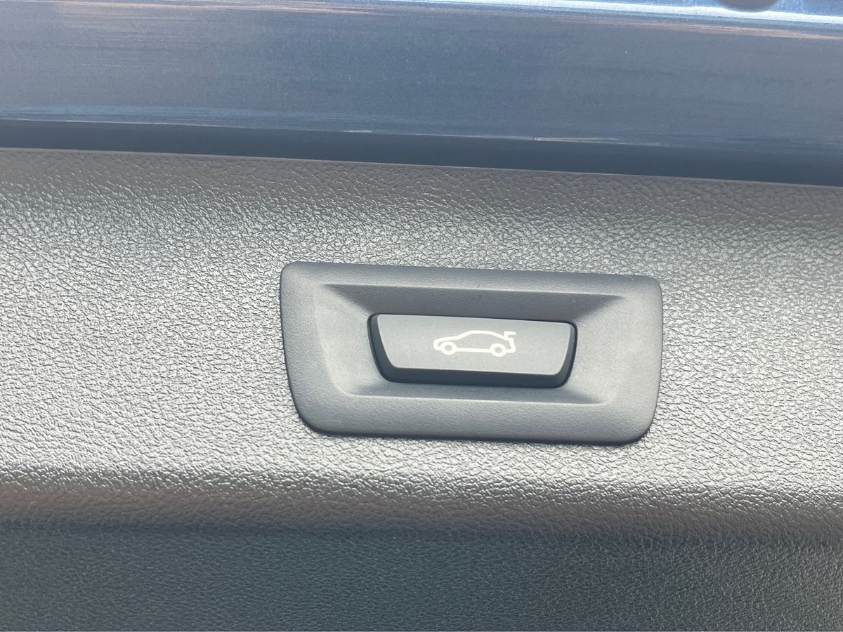 BMW 5 Series Photo 23