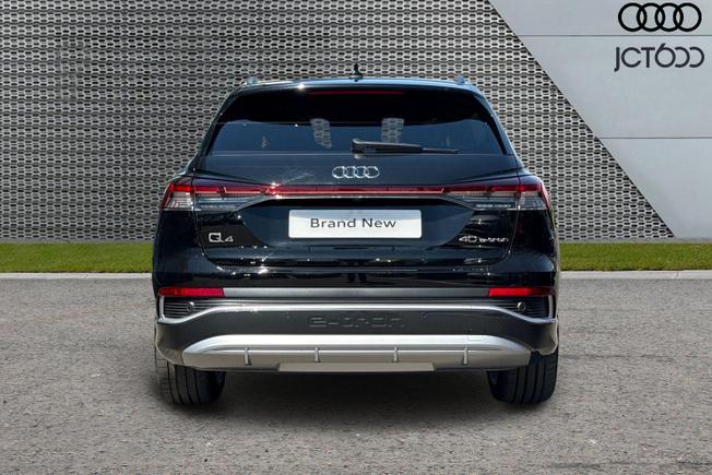 AUDI  Q4 Photo 7