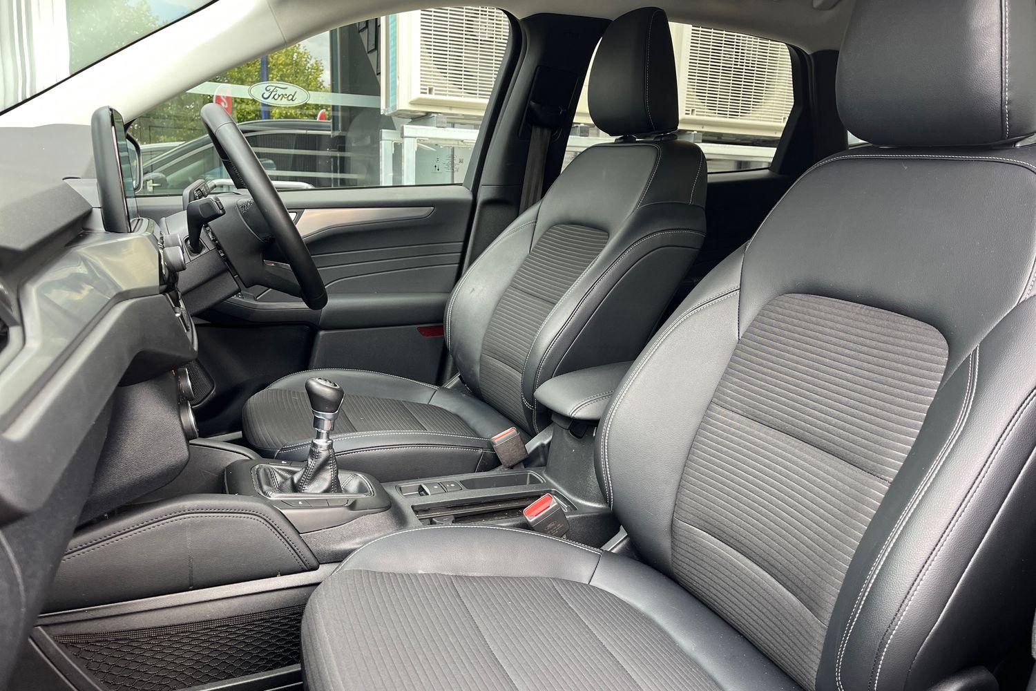 Ford KUGA Photo 18
